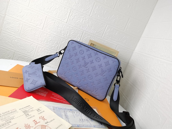 ルイヴィトンバッグ背面デザイン